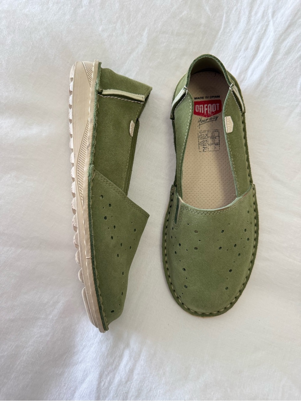 On Foot | Women’s 39 (US 8-8.5) | Green Comfort Loafers Perforated Round Toe